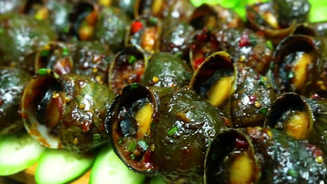 Garlic Snails Spicy Recipe - Delicious Snails Cooking With Spicy Garlic Recipe.