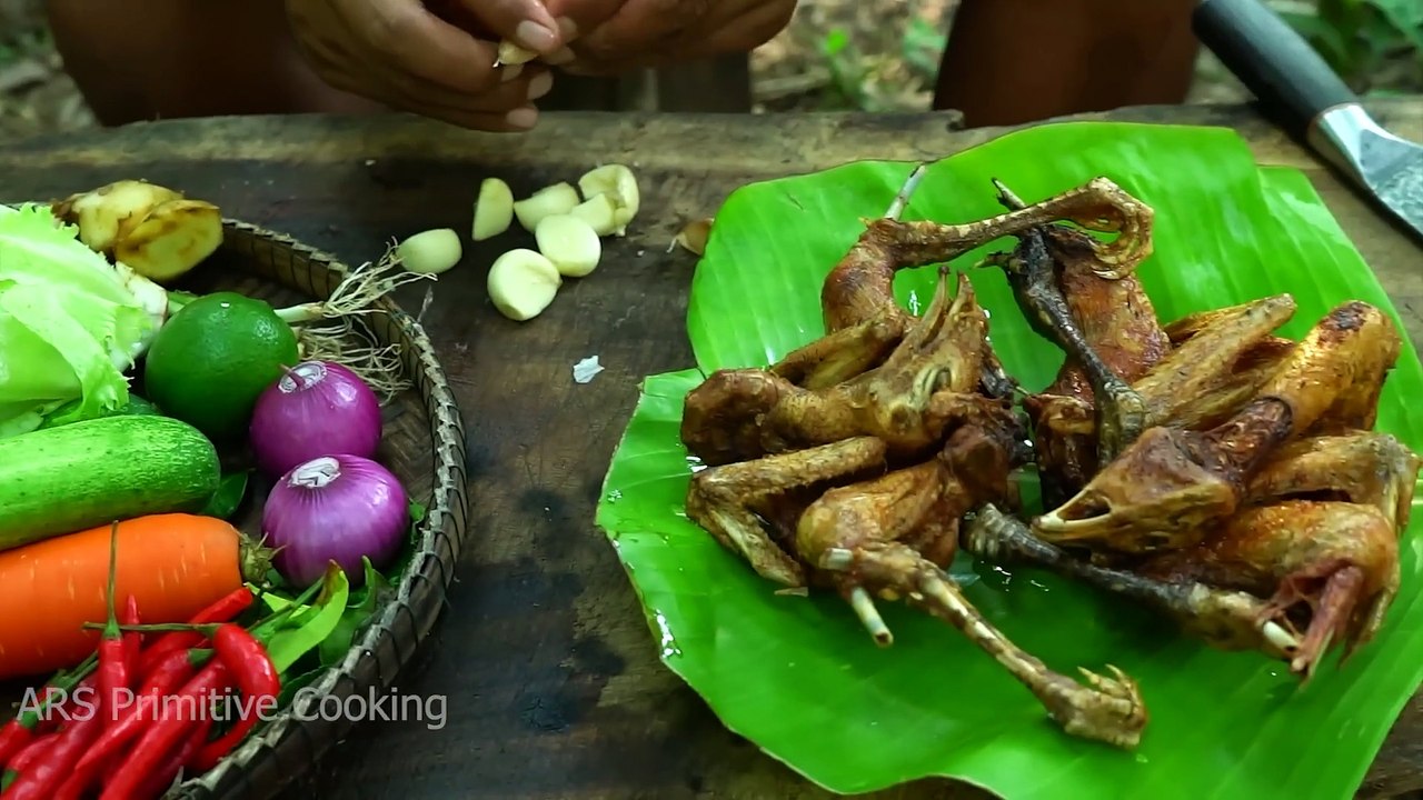 Deep Fry Wild Chicken Garlic Hot Spicy Recipe   Eating Chicken Crispy So Delicious.