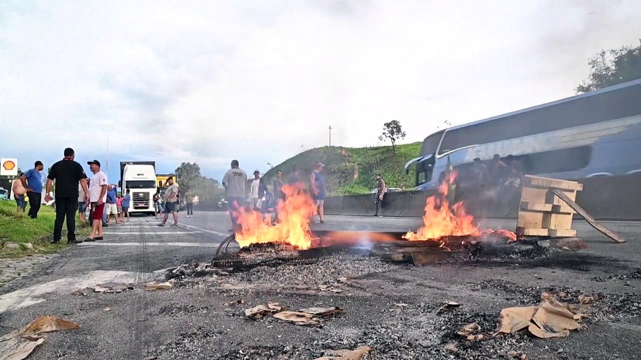 Moraes determina desbloqueio de rodovias