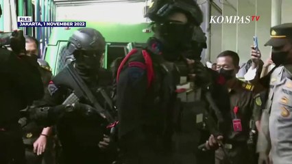 Momen Kedatangan Ferdy Sambo dan Putri Dikawal Brimob Jelang Bertemu Keluarga Brigadir J