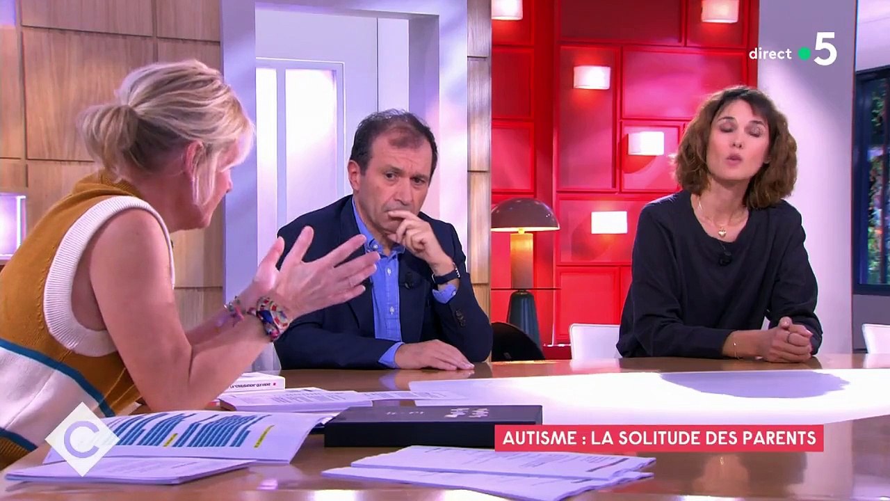 Après le meurtre à Marseille d'un jeune garçon autiste, les confidences d'Églantine Éméyé mère d'un enfant polyhandicapé: "Parfois, j'ai pensé à le jeter par la fenêtre et me suicider"