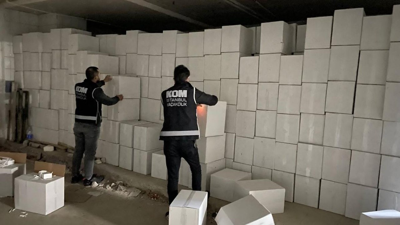 İstanbul'da kaçak sigara ve tütün operasyonu: 33 milyon liralık ürün ele geçirildi