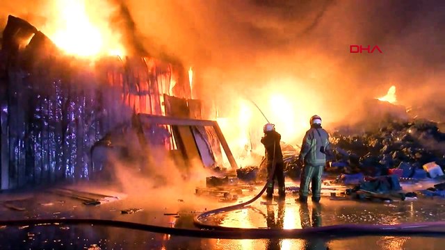 Bursa'da soğuk hava deposunda yangın: 6 saatte söndürüldü