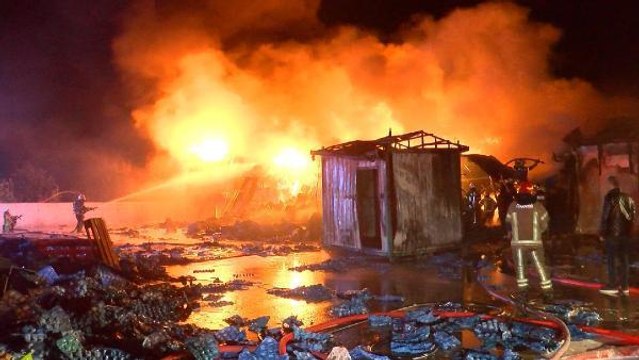 BURSA'DA SOĞUK HAVA DEPOSUNDA YANGIN; 3 İŞÇİ DUMANDAN ETKİLENDİ