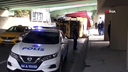 Üzerine TIR devrilen otomobilden kurtulan Profesör o anları anlattı