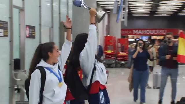 Gran recibimiento a la selección femenina de futbol sub 17 tras proclamarse campeonas del mundo