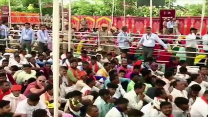 पीएम मोदी की सभा में गांधी परिवार के कसीदे पढ़कर सुर्खियां बटोर गए सीएम गहलोत