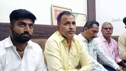 बजरी की दर कम करने तक जारी रहेगा धरना