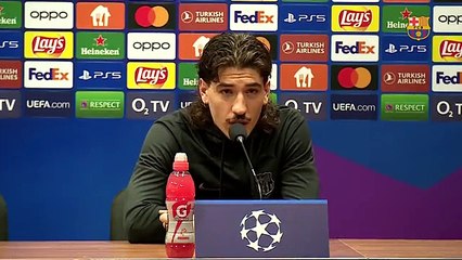 Héctor Bellerín pide a la afición del Barça que confíe en el equipo / FCB