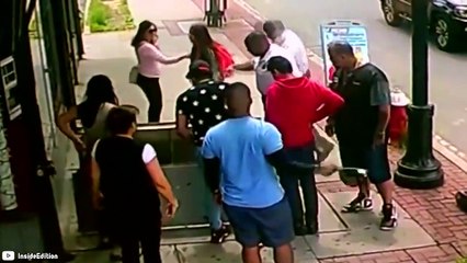 30 Unexpected Encounters Caught On Camera