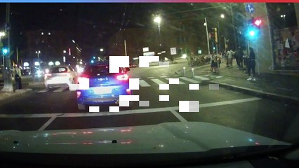 Bologna, bus senza autista invade i viali: il video