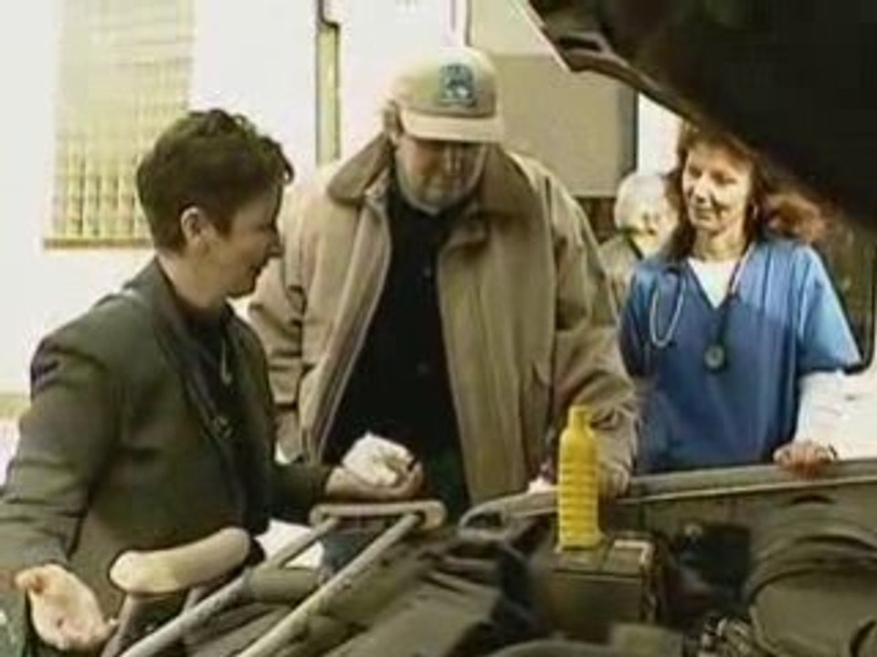 The Awful Truth-1x06A- Télévisions en Afghanistan.