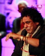 نجوم بكوا اثناء غنائهم على المسرح