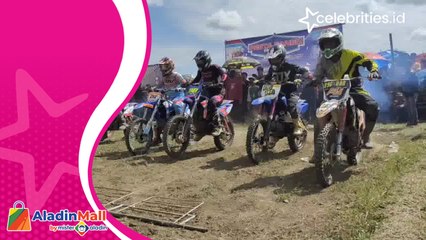 Seru, Lomba Grasstrack Motor Ojek Sambut Panen Raya