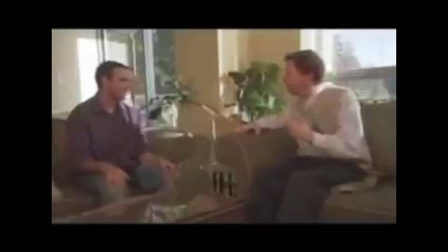 ET CONFERENCE ET enseigne à un jeune homme quel role joues tu