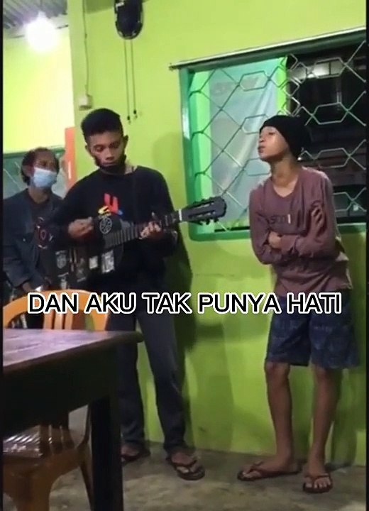 viral-pengamen-bersuara-merdu-bawain-lagu-andai-aku-bisa-dan-aku-tak-punya-hati-ytshorts.savetube.me
