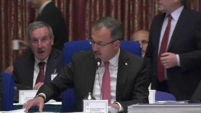 Bakan Kasapoğlu'ndan Öğrenci Yurdu Eleştirilerine Yanıt: Talep Karşılama Oranımız Yüzde 97. Otel Dahi Olsa Rezervasyon Bekliyorsunuz