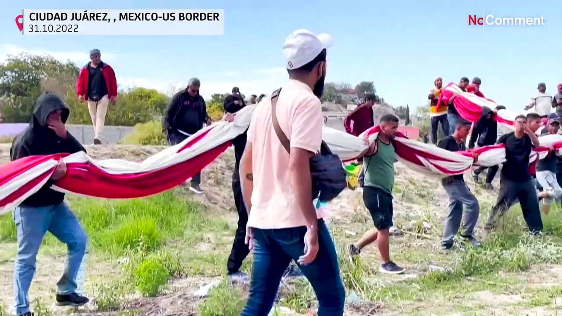 "Watch Venezuelan migrants repelled by rubber bullets at US border" 헤럴드경제