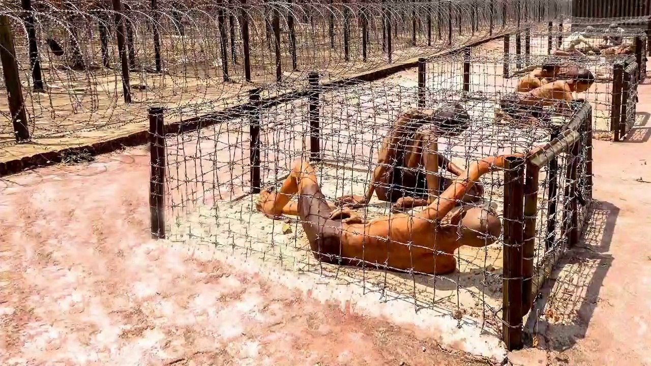 Iss JAIL se koi NAHI Bhaag sakta _ Film-Movie Explained in Hindi-Urdu _ Movie