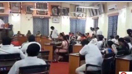 காஞ்சிபுரம் மாநகராட்சி கூட்டத்தில் பசு கோசாலை உரிமையாளர் மீது புகார்