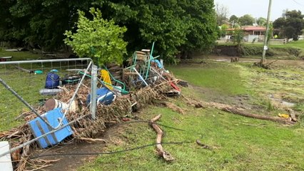 Gundagai residents brace for rising flood waters