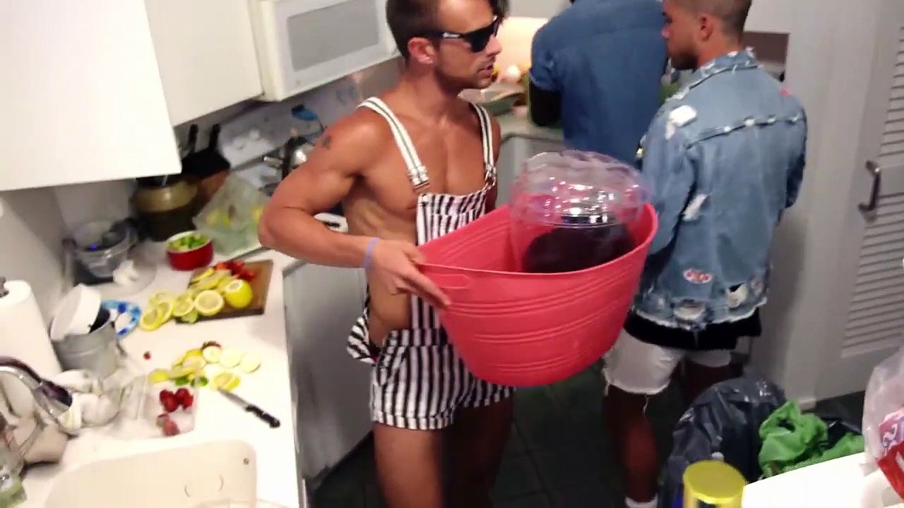 Fire Island - Se1 - Ep04 - Let's Go to Tea HD Watch HD Deutsch