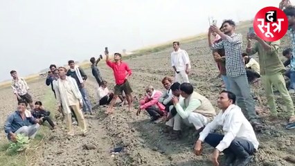 श्योपुर कांग्रेस विधायक ने पोल पर चढ़कर जोड़ दी गांव की बिजली, अब पुलिस लेगी एक्शन