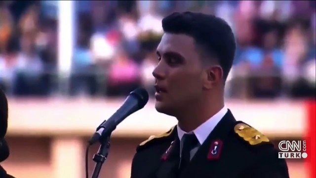 Tarkan'dan genç teğmene tebrik