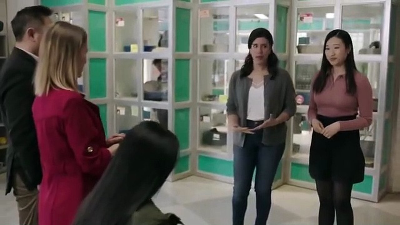 Strays - Se1 - Ep02 - The Snowball Effect HD Watch HD Deutsch