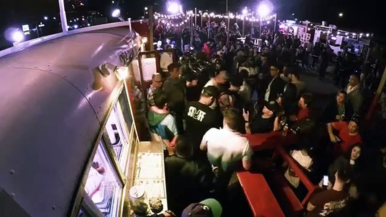 Sugar - Se1 - Ep04 - Bad Bunny pays it back to a deaf fan who loves to dance HD Watch HD Deutsch