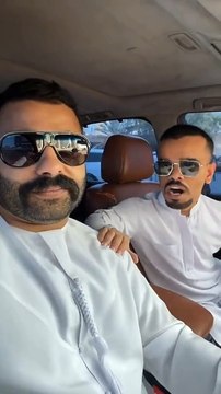 علاوي تم سكب رغوة الحلاقة على رأس بوشنب