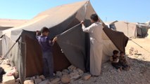 معاناة في مخيمات الشمال السوري مع اقتراب الشتاء