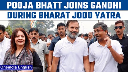 Descargar video: Bharat Jodo Yatra: Bollywood actor-director Pooja Bhatt joins Rahul Gandhi | Oneindia News *News