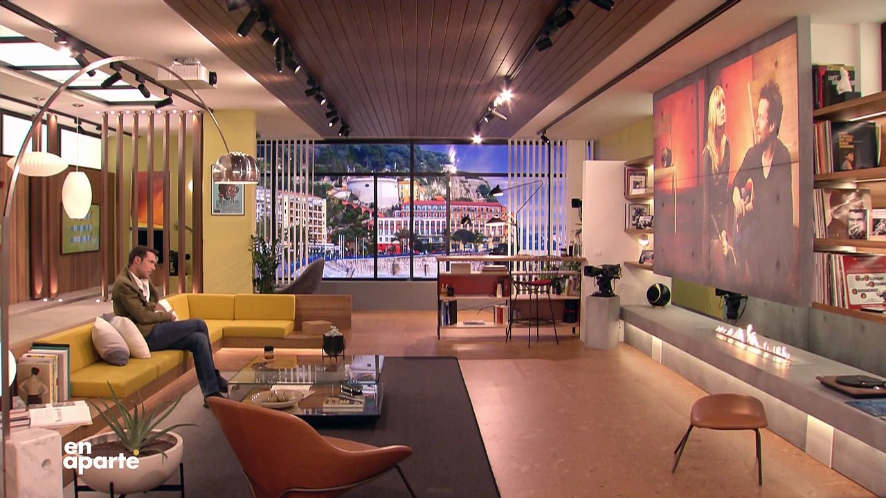 Extrait de l'émission En aparté, durant laquelle Nicolas Bedos parle de sa relation avec Mélanie Laurent