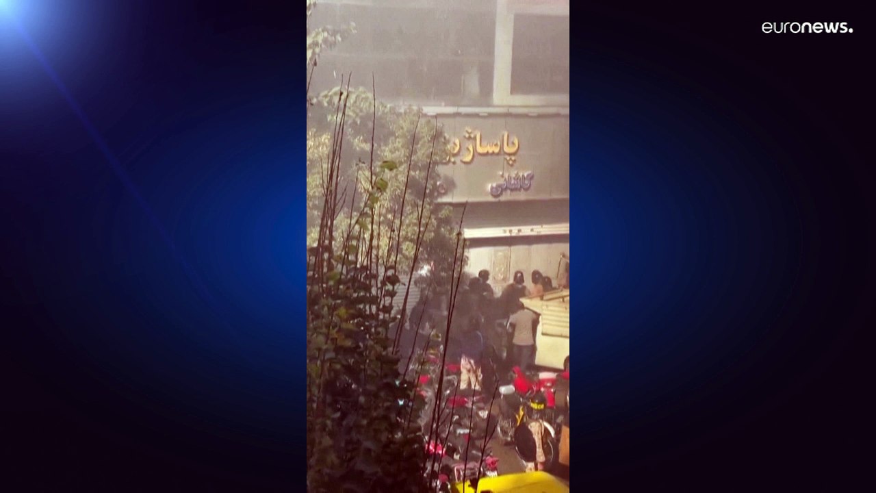 Teheran, ancora proteste, scontri e arresti. I sit-in degli universitari sfidano i divieti