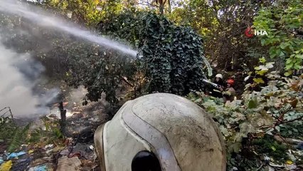 Bursa'da ahşap yapı küle döndü