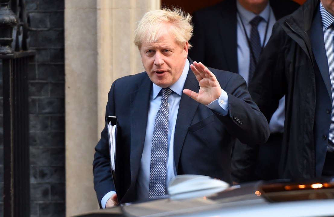 Boris Johnson affirme que Vladimir Poutine serait ‘fou’ d’avoir recours à la bombe atomique !