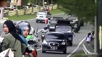 KECELAKAAN DIJALAN BIKIN NGAKAK