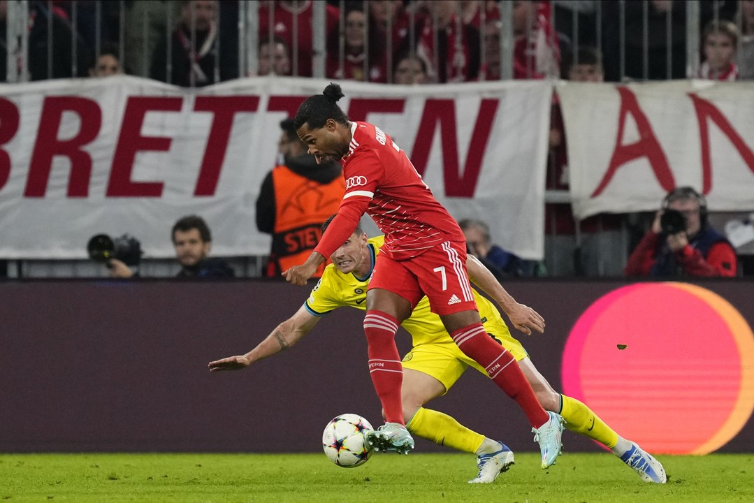Gosens über Duell mit Gnabry: 'Mal ein Eins-gegen-eins um die Ohren zu bekommen, ist okay'