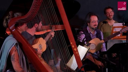 A room of mirrors : Damigella tutta bella / Mai non disciolgasi (I Gemelli)