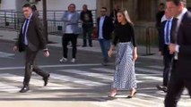 La Reina Letizia arriesga en Tudela con su falda más atrevida