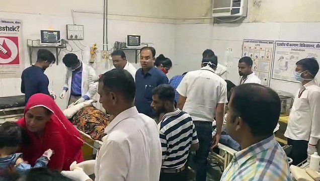 भीषण हादसा: तीन कारें भिड़ी, एक पलटी, 10 घायल, 7 रेफर