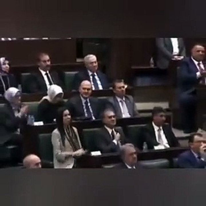 AKP grup toplantısı çocuk parkını andırdı! Kılı...