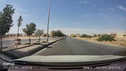قائد مركبة متهور عرَّض حياته والآخرين للخطر بالسير عكس الاتجاه.. و"المرور" يتفاعل