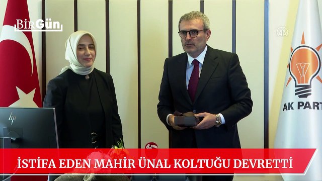 İstifa eden Mahir Ünal koltuğu devretti… Özlem Zengin ile dikkat çeken “başörtüsü” diyaloğu