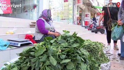 Parası çalındı, gözyaşlarına boğuldu! Mahalleli akın etti