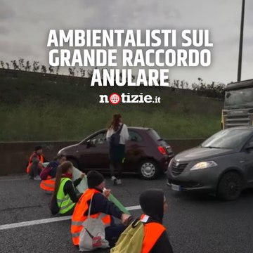 Blocco stradale degli attivisti a Roma, automobilisti inferociti