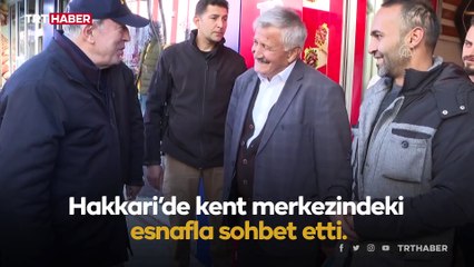 Bakan Akar'dan Hakkari'de esnaf ziyareti