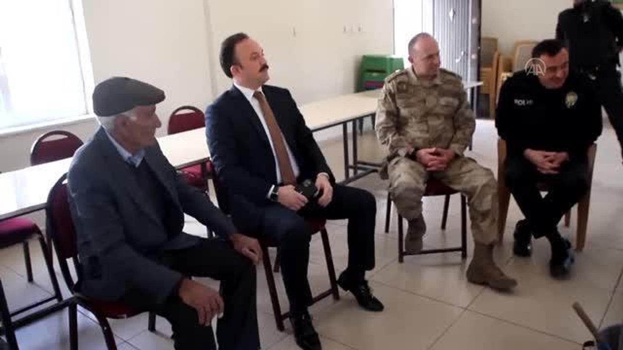Malazgirt Kaymakamı Bayram, köy ziyaretini sürdürüyor