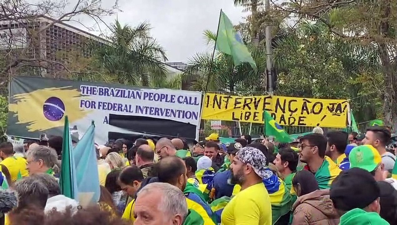 Bolsonaro-anhänger fordern militärputsch